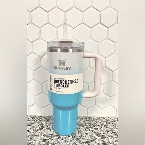 Stanley POOL OMBRE (Blue/white) 40oz The Quencher H2.0 Flowstate Tumbler NWT